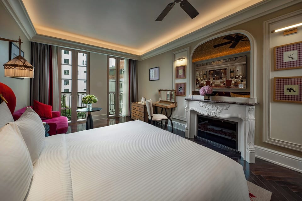 Premier Double Room, Balcony, City View | Down comforters, minibar, in-room safe, desk