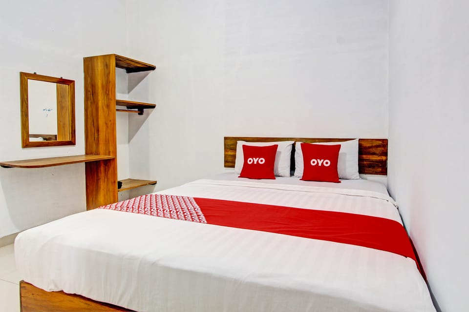 Economy Double Room | Desk, WiFi (free), bed sheets