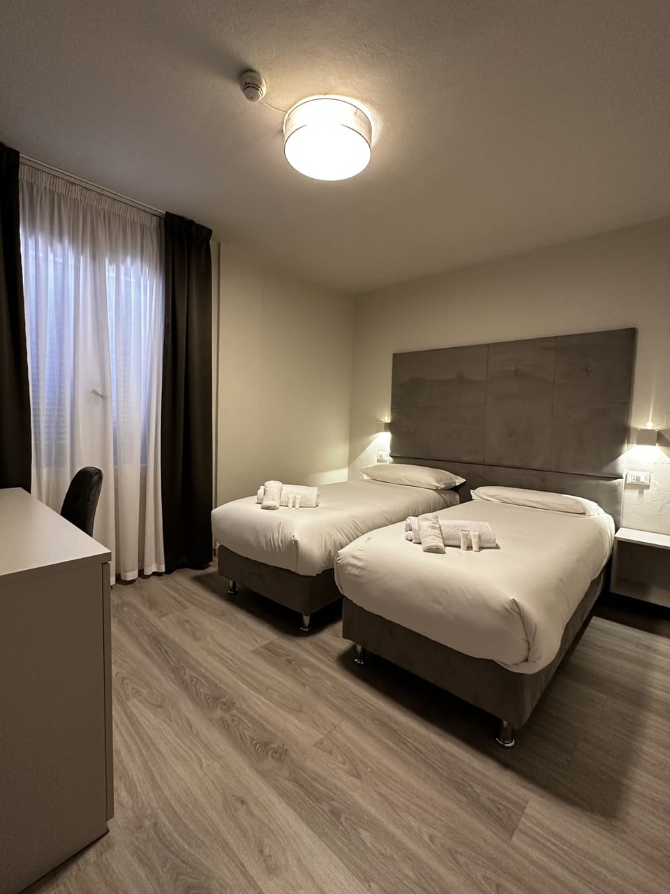 Superior Double or Twin Room | Minibar, in-room safe, soundproofing, WiFi (free)