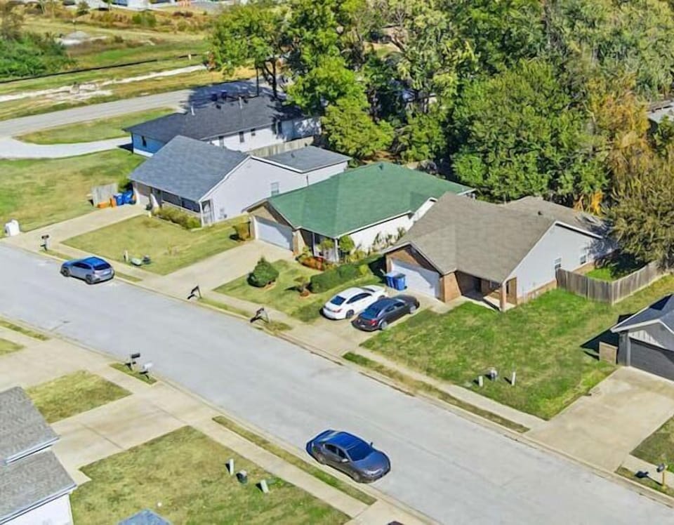 Walk, drive or pedal MINUTES down the road to experience everything Bentonville has to offer.