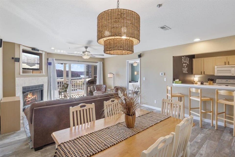Welcome to your Lakefront Oasis!