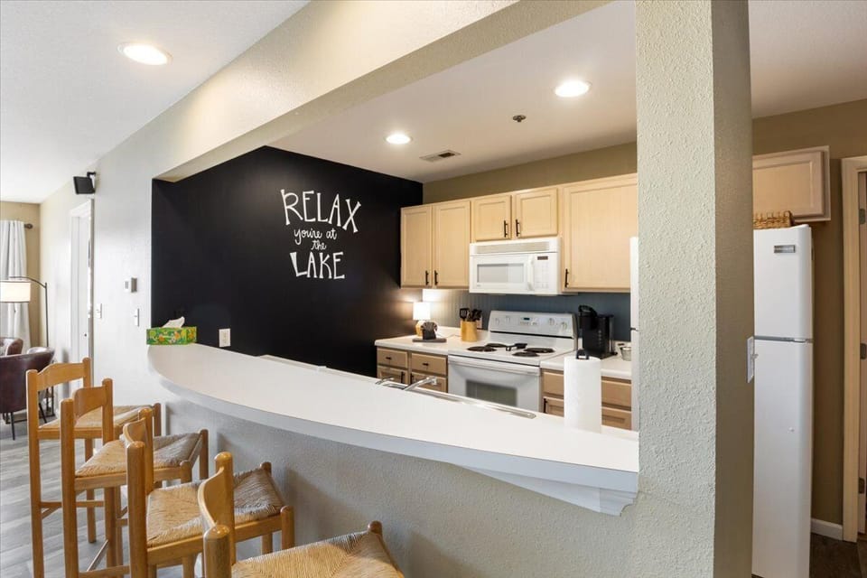 Kitchen and the breakfast bar.