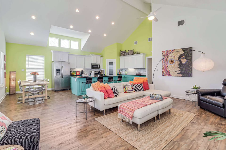 Open floor plan for easy flow for family get togethers or friendly gatherings