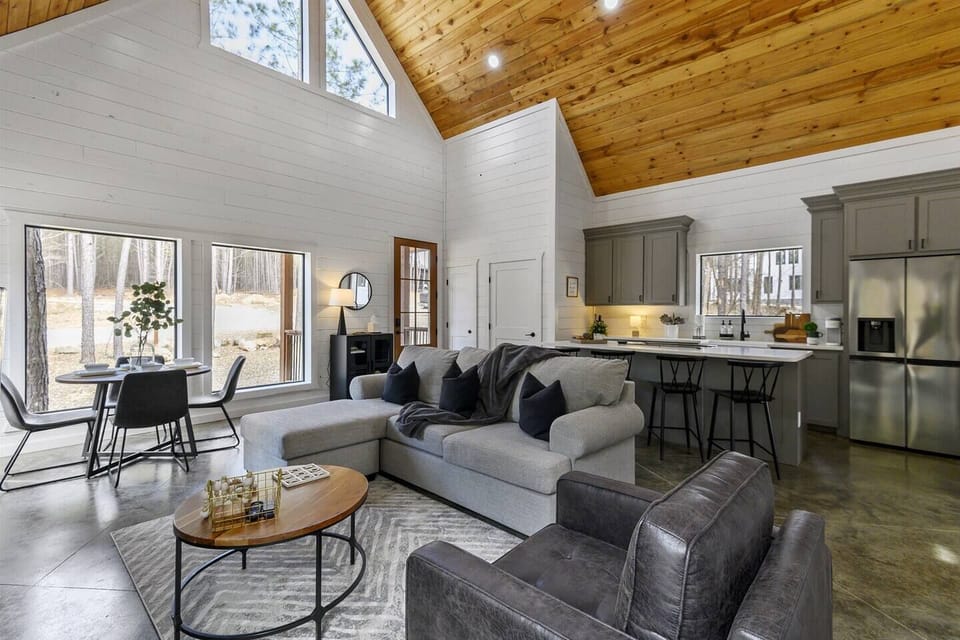 Cabin is perfect for a romantic getaway or family vacation