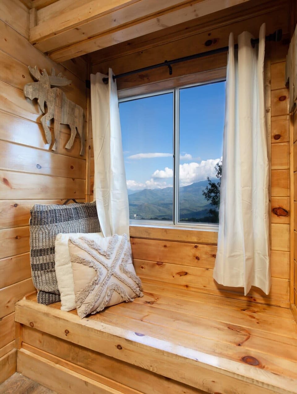 A Great Place To Relax And Enjoy A View!