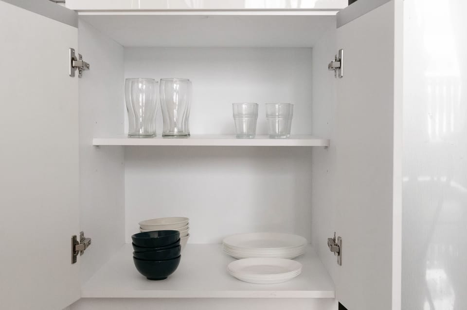 Fully Equipped Kitchen w/ Cooking & Dining Essentials
