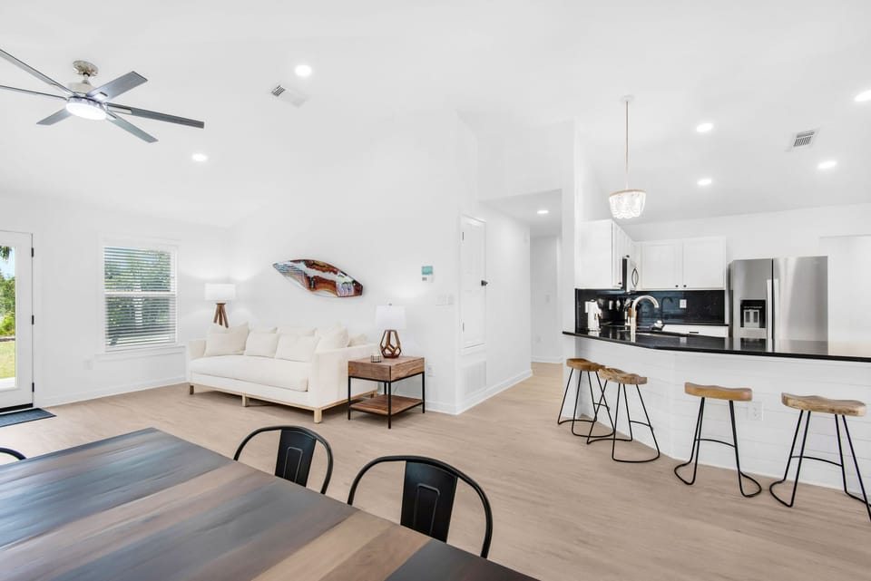 Dining to kitchen view