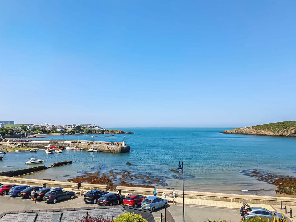 Surrounding area | Seashell Cove, Cemaes Bay