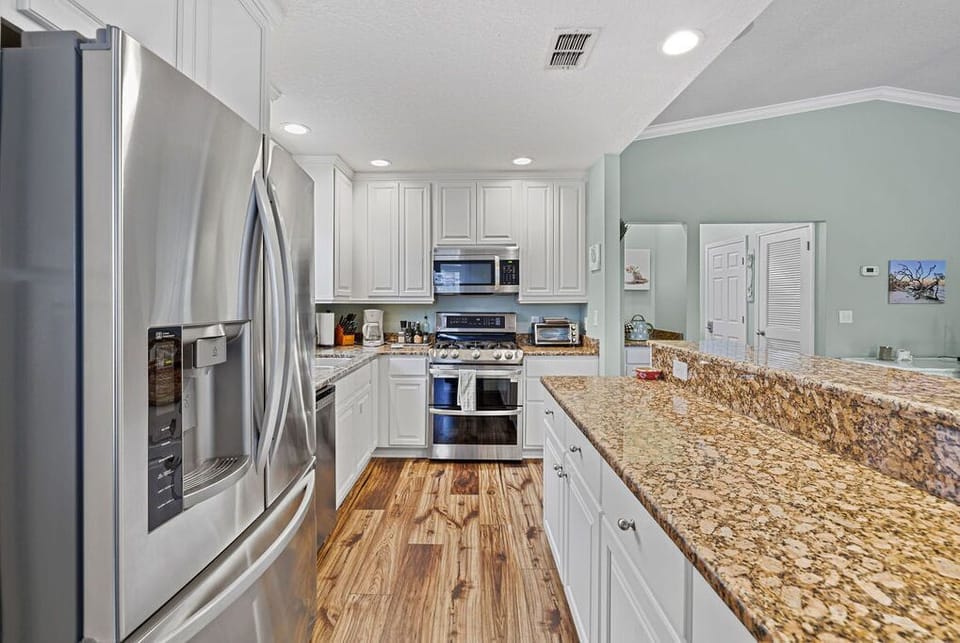 Fully equipped kitchen with gas stove