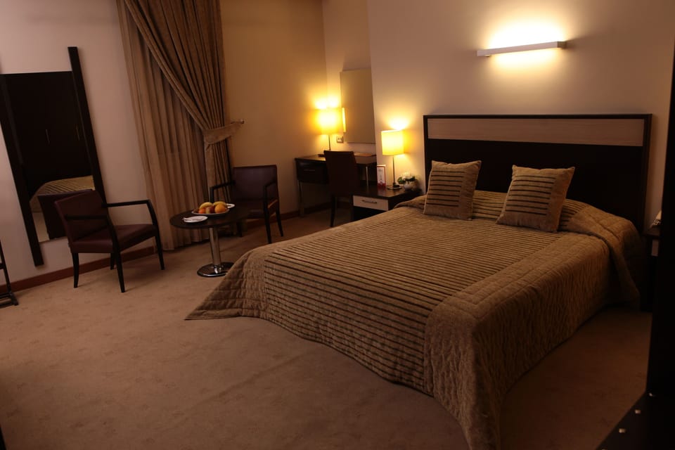 Premium bedding, minibar, in-room safe, desk