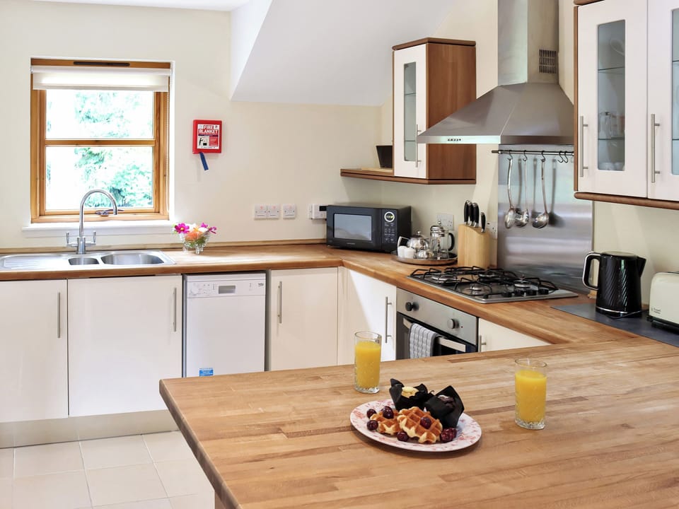 Kitchen | Family Lodge No.3 - Atholl Palace Holidays, Pitlochry