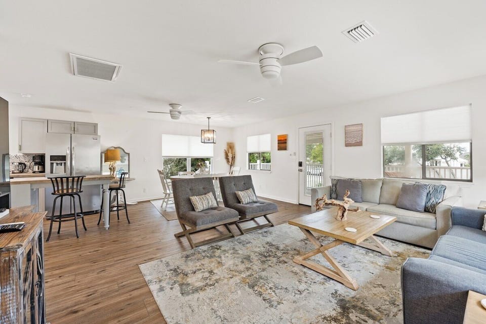 Your Relaxing Beach Getaway, Hot Tub, Fire Pit, Golf