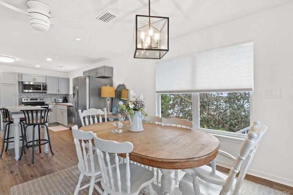 Your Relaxing Beach Getaway, Hot Tub, Fire Pit, Golf