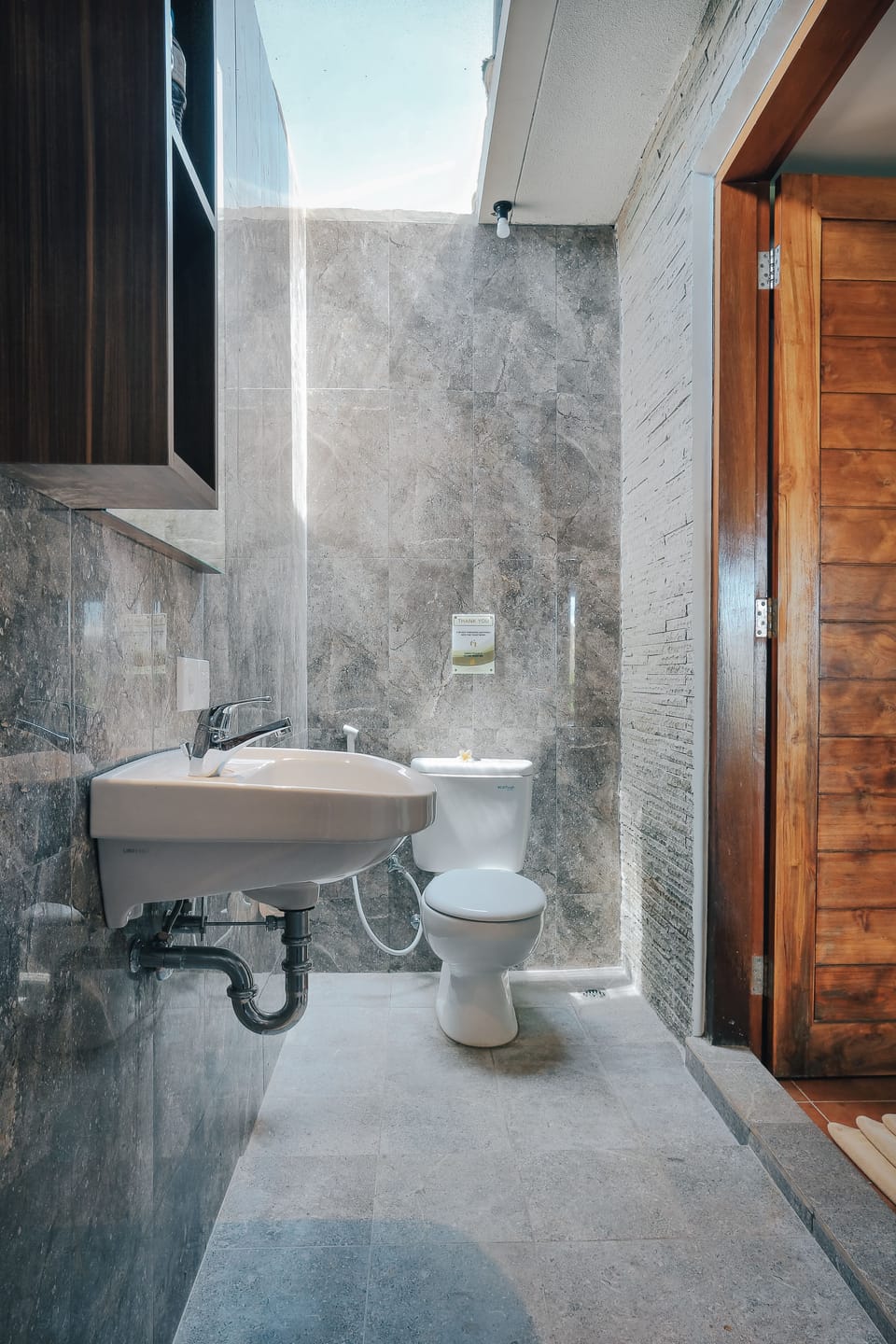 Cempaka Double or Twin Room with Pool Access | Bathroom | Shower, rainfall showerhead, free toiletries, hair dryer