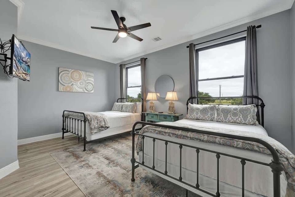House, Multiple Beds, Pool Access (211 Garrison Rd) | 5 bedrooms, individually decorated, individually furnished, bed sheets