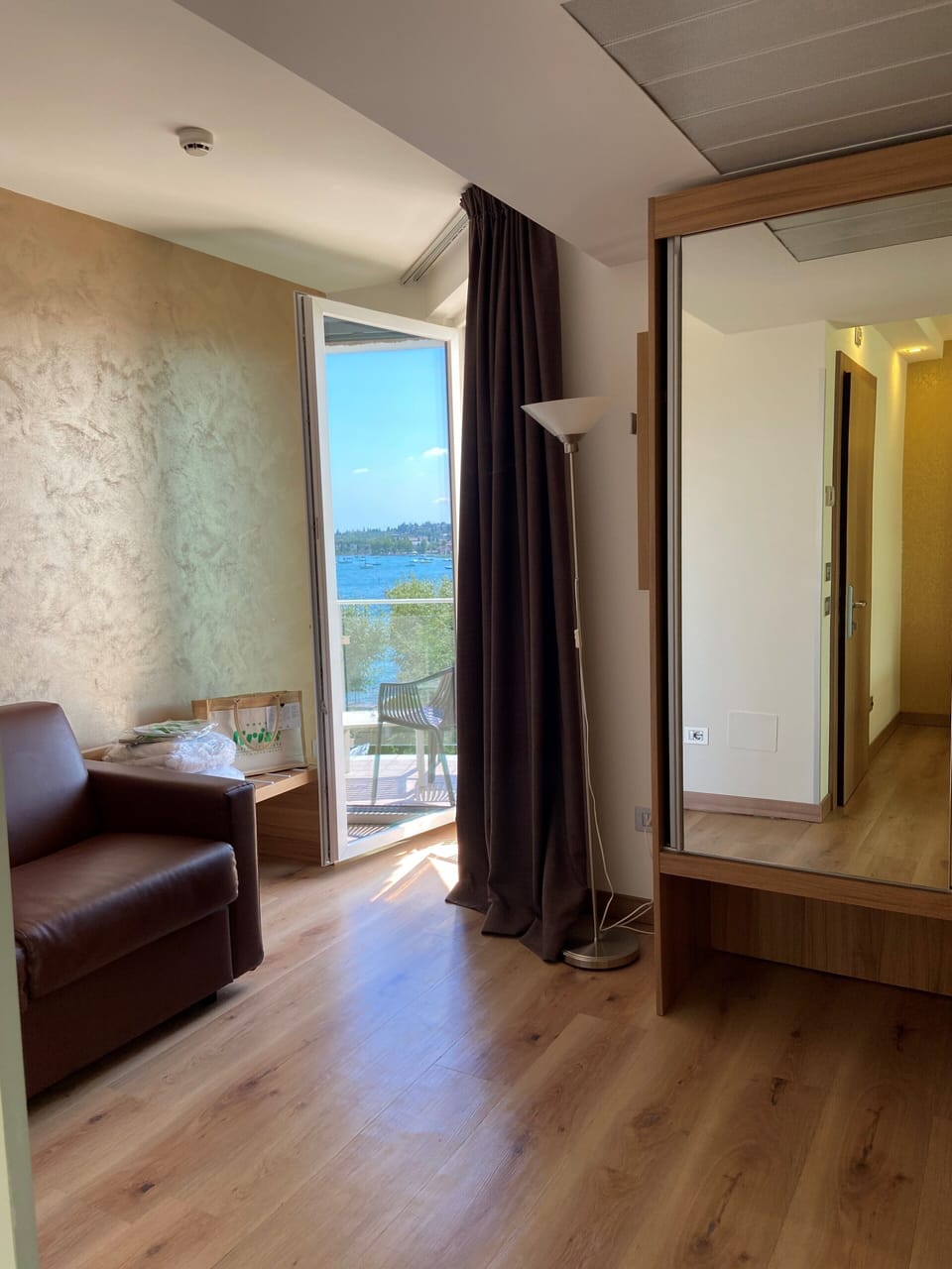 Junior Suite, Lake View | Minibar, in-room safe, blackout drapes, soundproofing