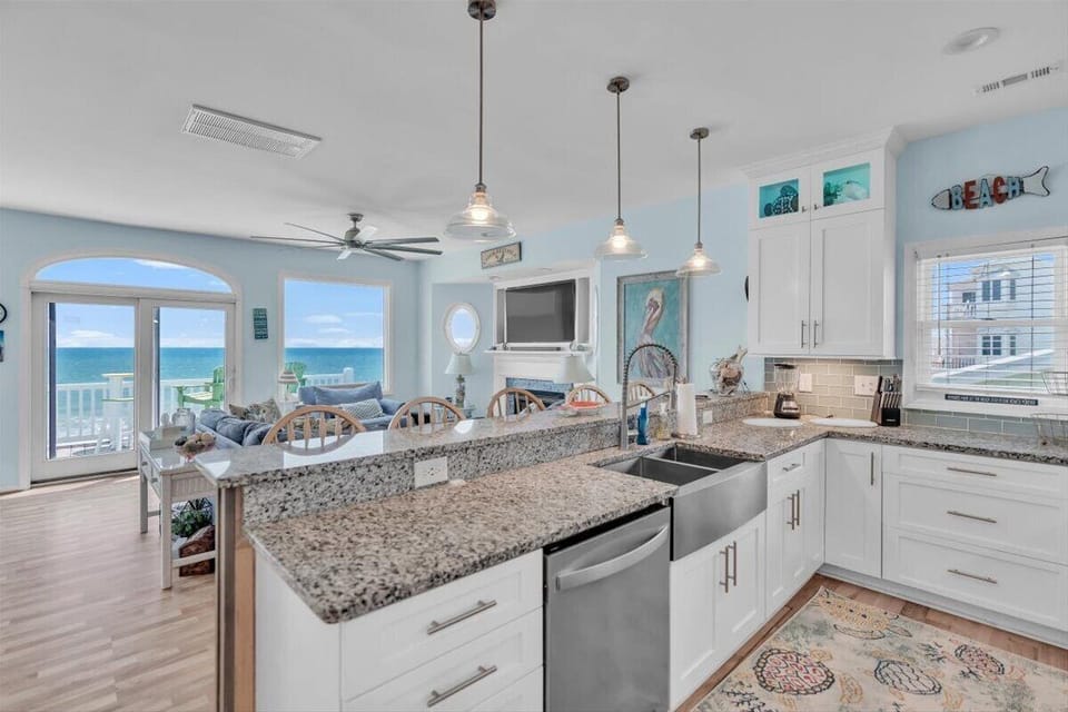 Kitchen - Main Level (level 3)