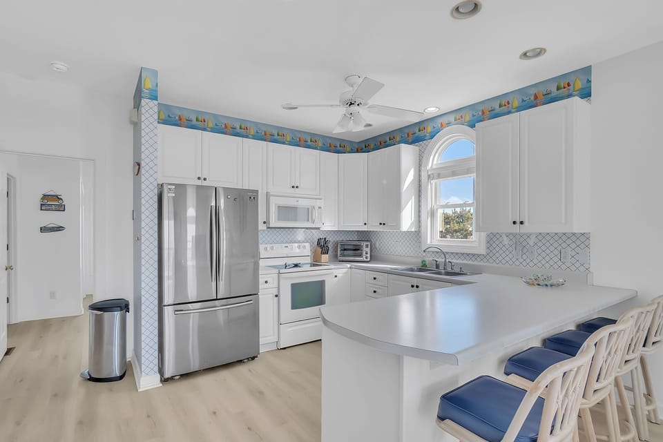 kitchen- middle/main level