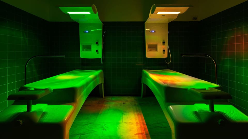 Couples treatment rooms, sauna, hot tub, steam room, Turkish bath