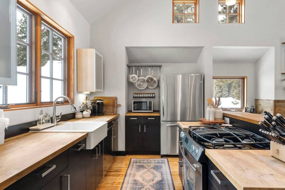 Fully equipped kitchen for your culinary delight! 