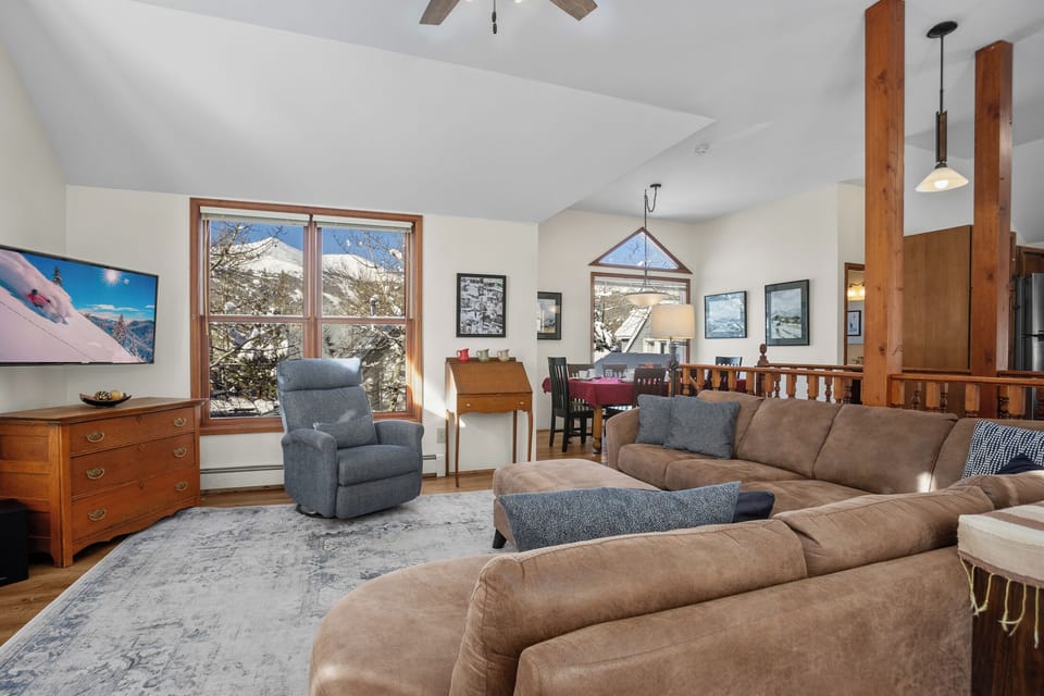 Living Room w/ Smart TV