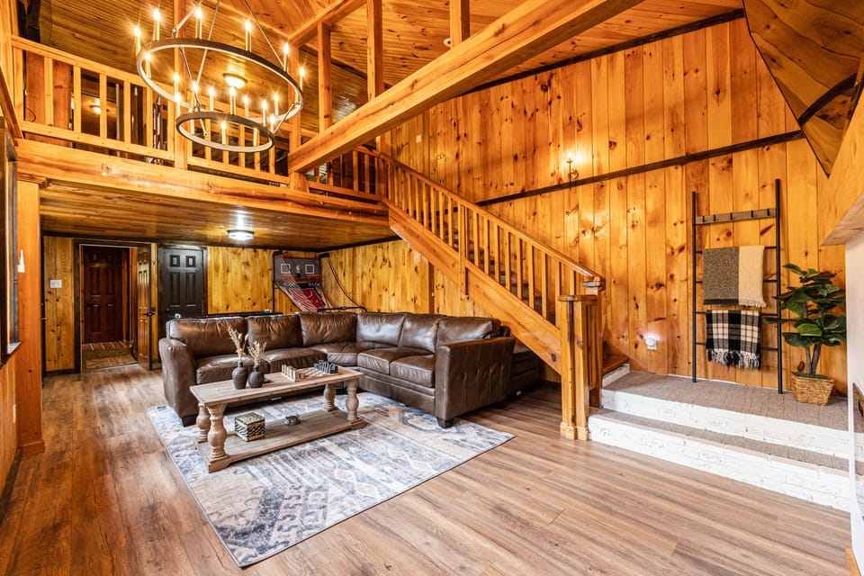 Big Blue Cabin - Living Room
