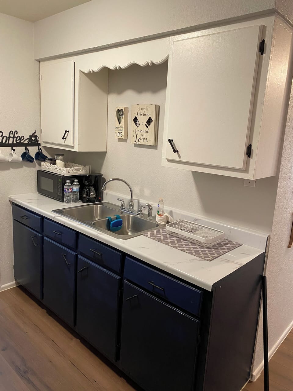 full kitchen with all necessary kitchen essentials 
