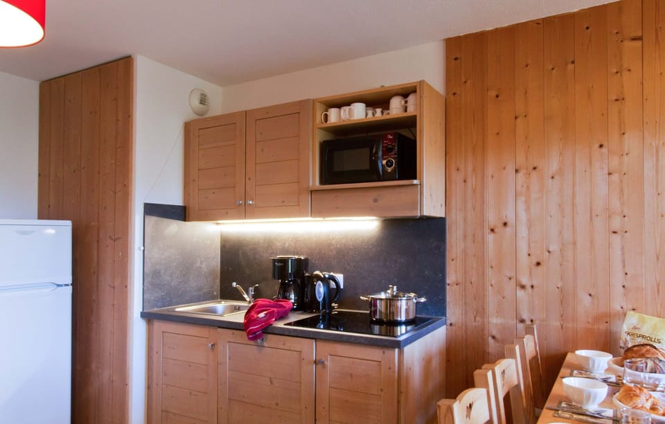 Make a quick meal in the kitchenette.