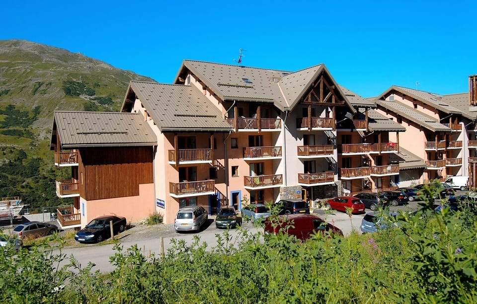 You will love to enjoy a relaxing vacation at this prime destination!