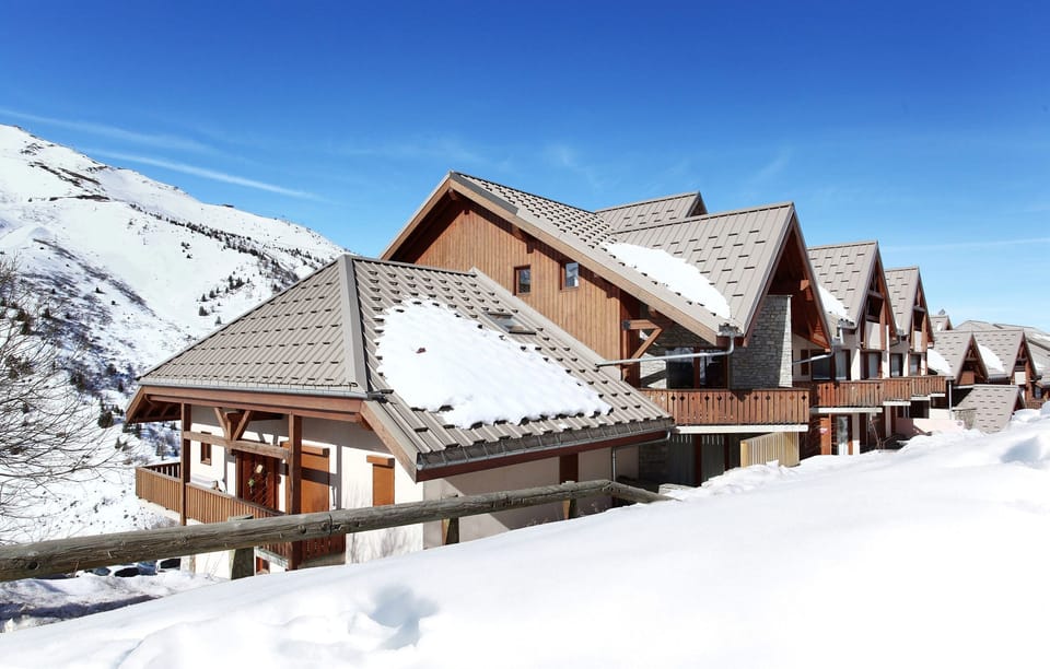 You will love the location, just 200m from the pistes and the lifts!