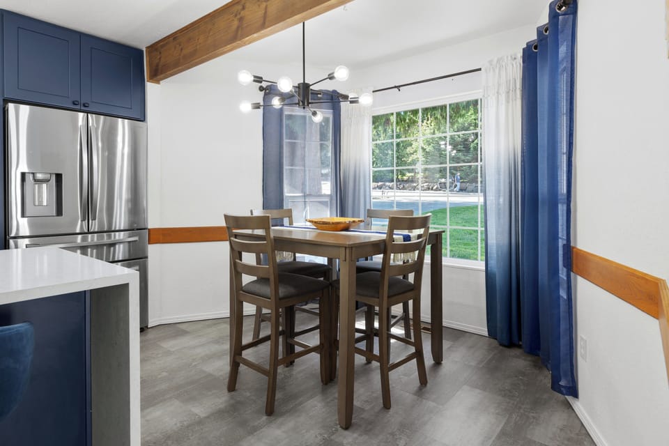 Enjoy breakfast while basking in the morning sun. 