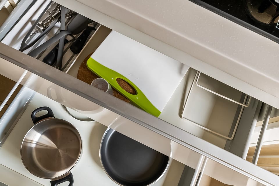 Fully Equipped Kitchen w/ Cooking & Dining Essentials