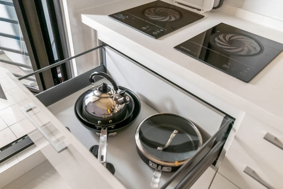 Fully Equipped Kitchen w/ Cooking & Dining Essentials