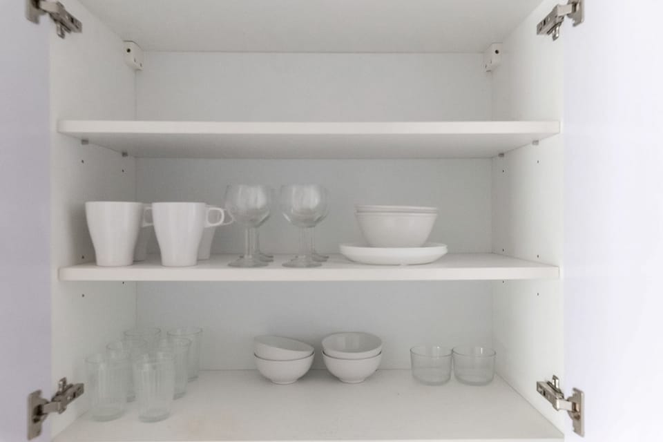 Fully Equipped Kitchen w/ Cooking & Dining Essentials