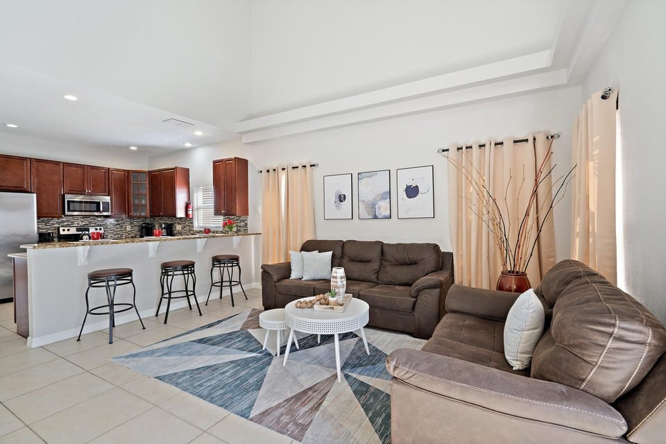 Living Room/Kitchen