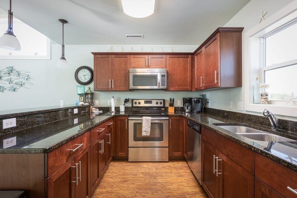 Fully Stocked Kitchen