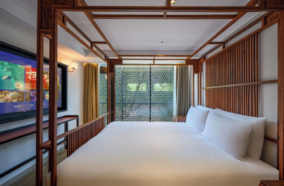 Superior Room | Premium bedding, down comforters, memory foam beds, minibar (free items)
