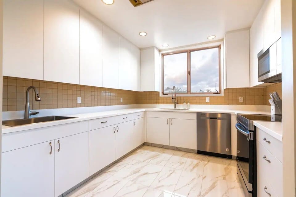 Newly renovated kitchen with brand-new appliances.
