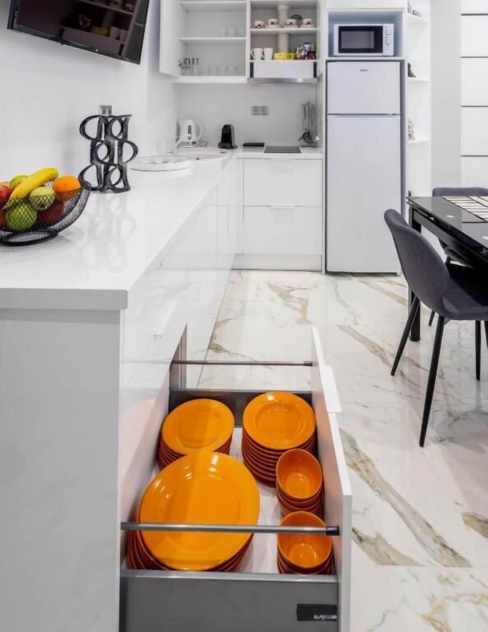 Apartment | Private kitchen | Stovetop, dishwasher, espresso maker, electric kettle