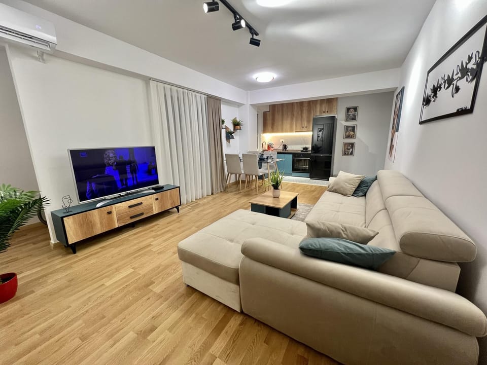 Apartment | Living area | TV