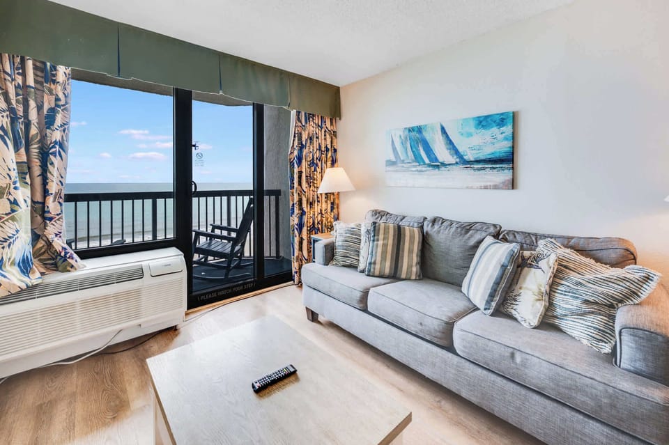 Amazing Living Room, Beautifully Decorated with Stunning Views🌊☀️
