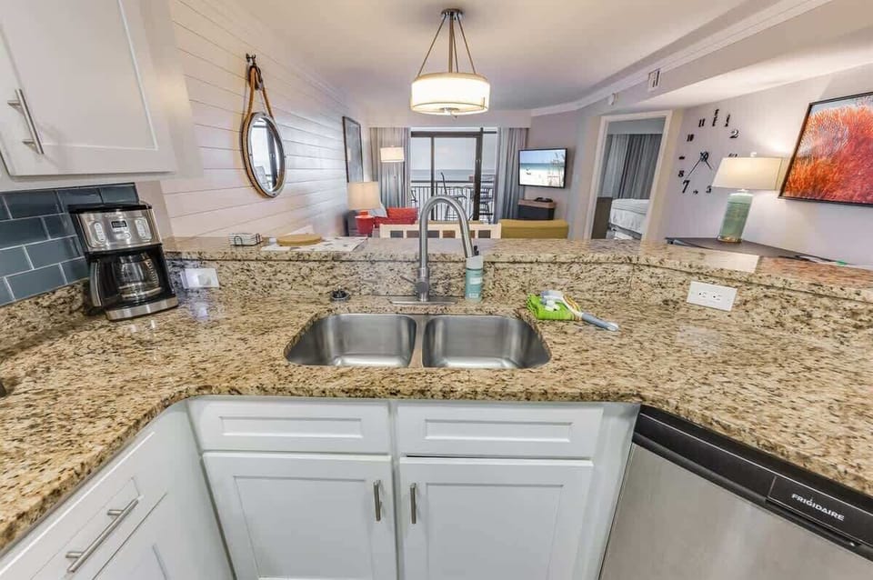 Full Sized Kitchen