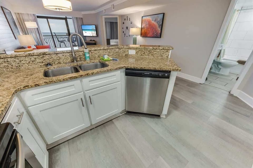 Full Sized Kitchen