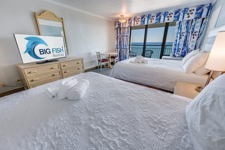 Room with Stunning Views☀️