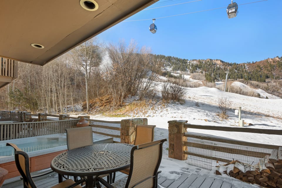 Deck/Hot Tub