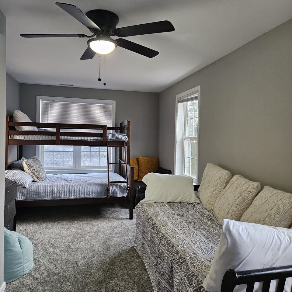 Bedroom - 2 Full 4 Twin