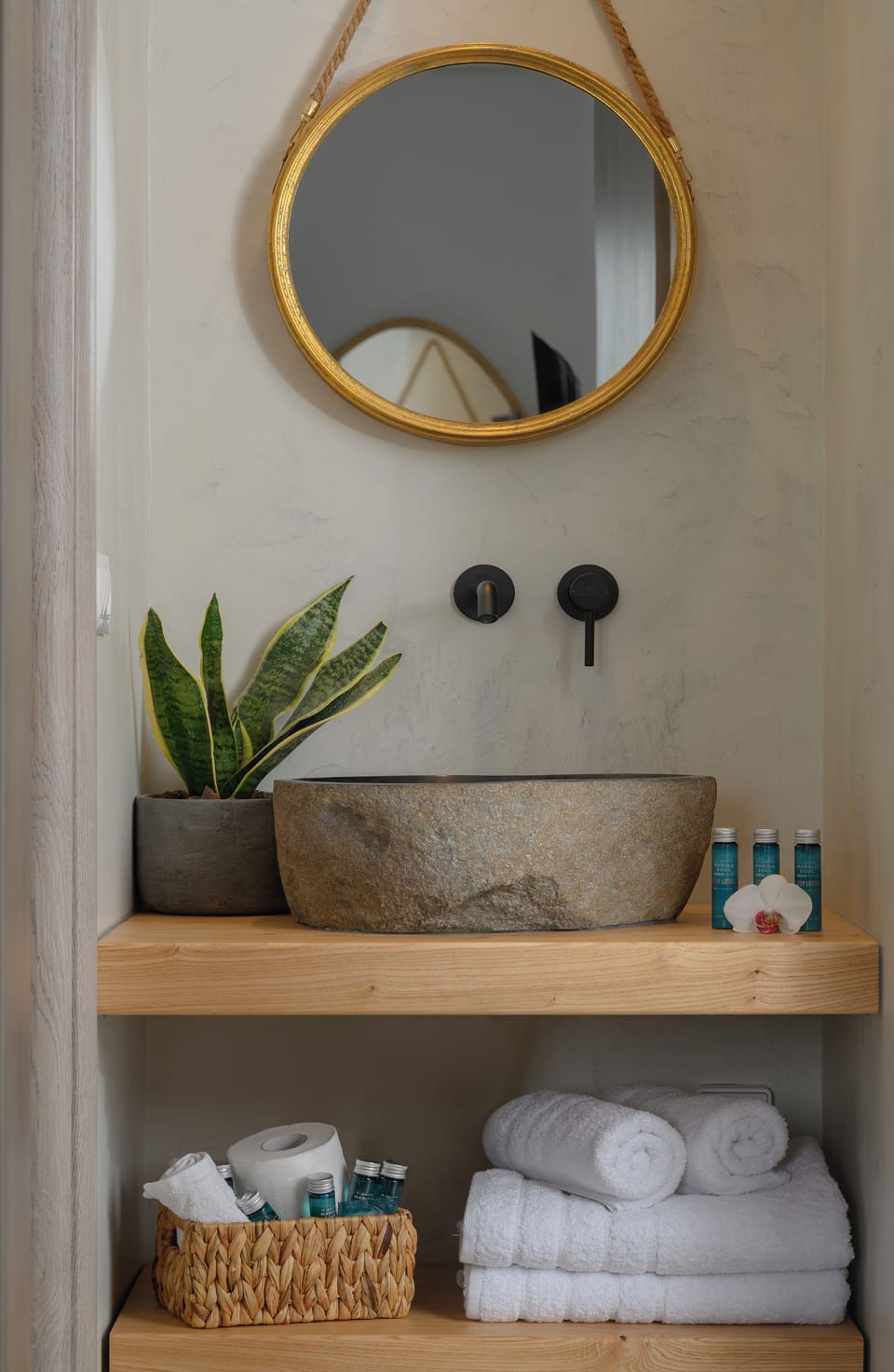 Gold Diamond Suite with Hot Tub | Bathroom | Shower, hair dryer, towels, soap