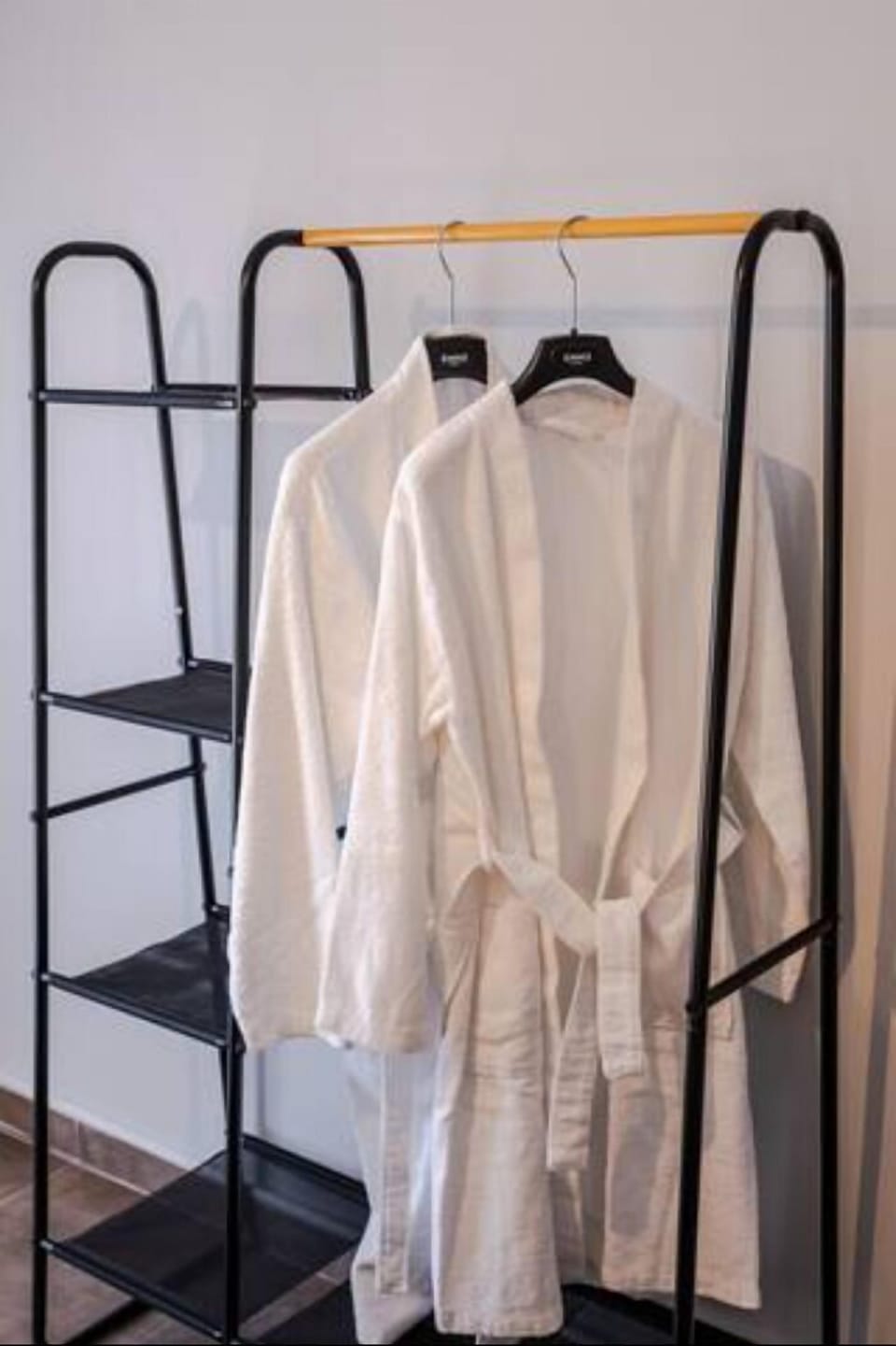 City Apartment | 2 bedrooms, blackout drapes, soundproofing, free WiFi