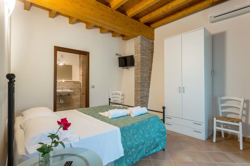 Deluxe Apartment, 1 Bedroom, Accessible | Blackout drapes, iron/ironing board, free WiFi, bed sheets