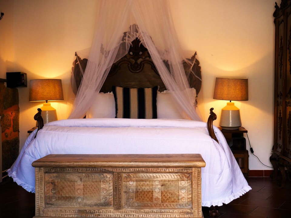 Traditional Apartment | In-room safe, individually decorated, individually furnished